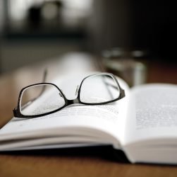 allgemeinbildung umfasst die grundlegenden kenntnisse und fähigkeiten, die für das persönliche, akademische und berufliche leben wichtig sind. entdecken sie, wie allgemeinbildung sie auf die herausforderungen des lebens vorbereitet und ihre kritischen denkfähigkeiten stärkt.
