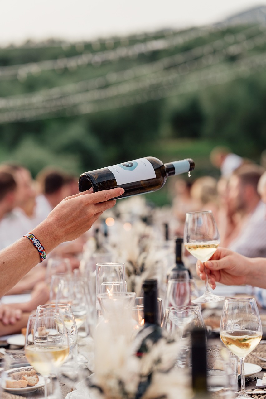 Erlebe die Weinvielfalt in Churfranken: Der brandneue Weinkalender 2025 ist erschienen!