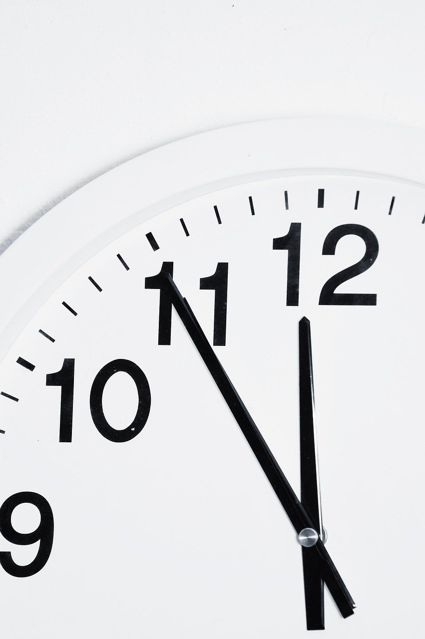 erleben sie einen spannenden countdown! verfolgen sie in echtzeit, wie die verbleibende zeit bis zum großen ereignis abläuft. perfekt für veranstaltungen, starts und besondere momente.