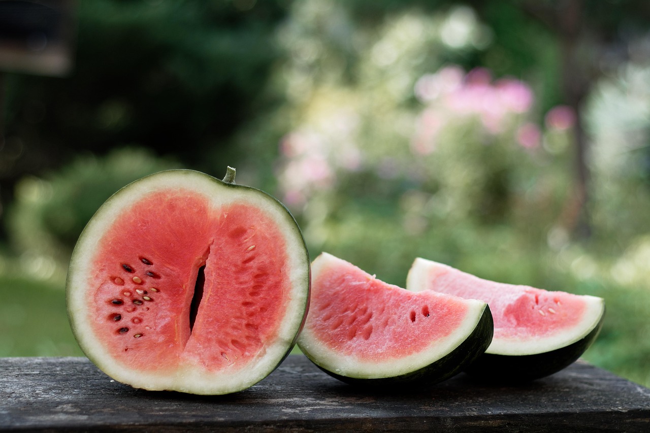 entdecken sie alles über wassermelonen: herkunft, gesundheitliche vorteile, nährwerte und köstliche rezepte. perfekte erfrischung für heiße sommertage!