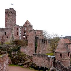 entdecken sie wertheim – eine charmante stadt an der tauber mit malerischer altstadt, imposanter burg und vielfältigen freizeitmöglichkeiten. ideal für kultur- und naturliebhaber.
