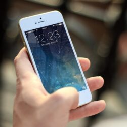 entdecken sie die neuesten smartphones: vergleiche, tests und tipps für die auswahl des besten modells. finden sie aktuelle angebote und nützliche informationen rund um mobile geräte.