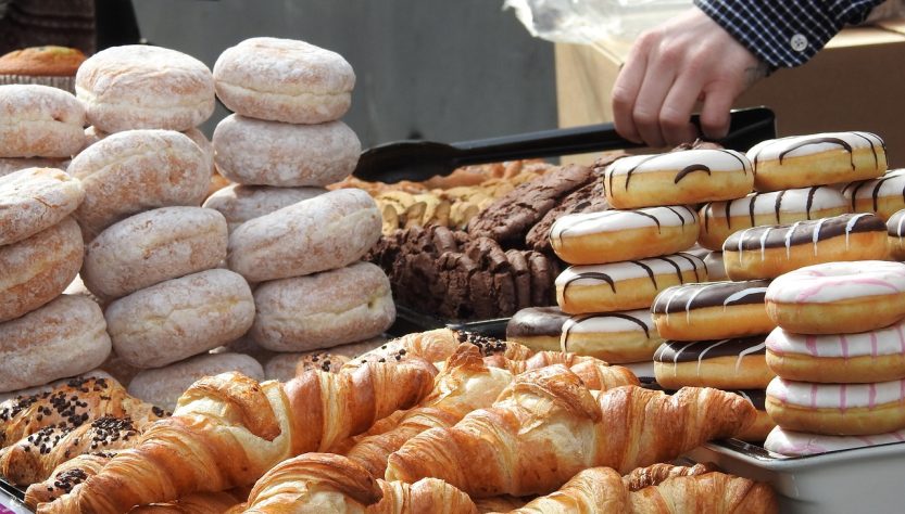 entdecken sie die bunte welt des streetfoods: von internationalen spezialitäten bis zu regionalen klassikern – erleben sie kulinarische vielfalt auf den straßen und genießen sie frische, kreative gerichte zum mitnehmen!