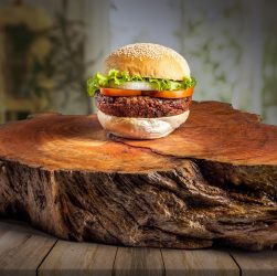 entdecken sie saftige burger-kreationen: frische zutaten, zartes fleisch und köstliche saucen erwarten sie. perfekt für burger-liebhaber und genießer – jetzt probieren!