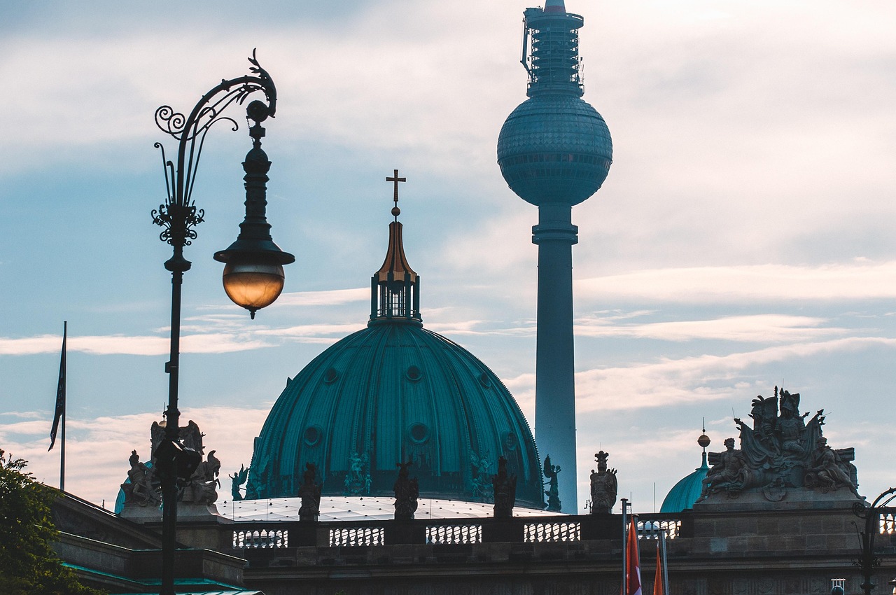 entdecken sie die besten berliner delikatessen: von traditionellen spezialitäten bis hin zu modernen kreationen – ein kulinarisches abenteuer in der hauptstadt wartet auf sie!