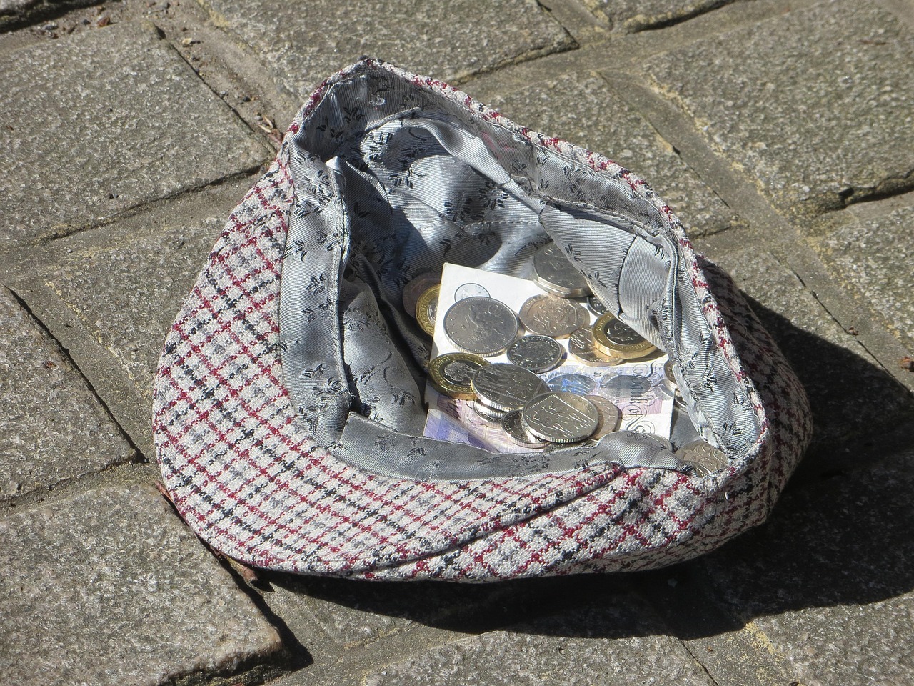entdecken sie alles wissenswerte rund um das thema spende: von verschiedenen arten der unterstützung bis zu praktischen tipps zum spenden. erfahren sie, wie sie mit ihrer donation gutes tun können.