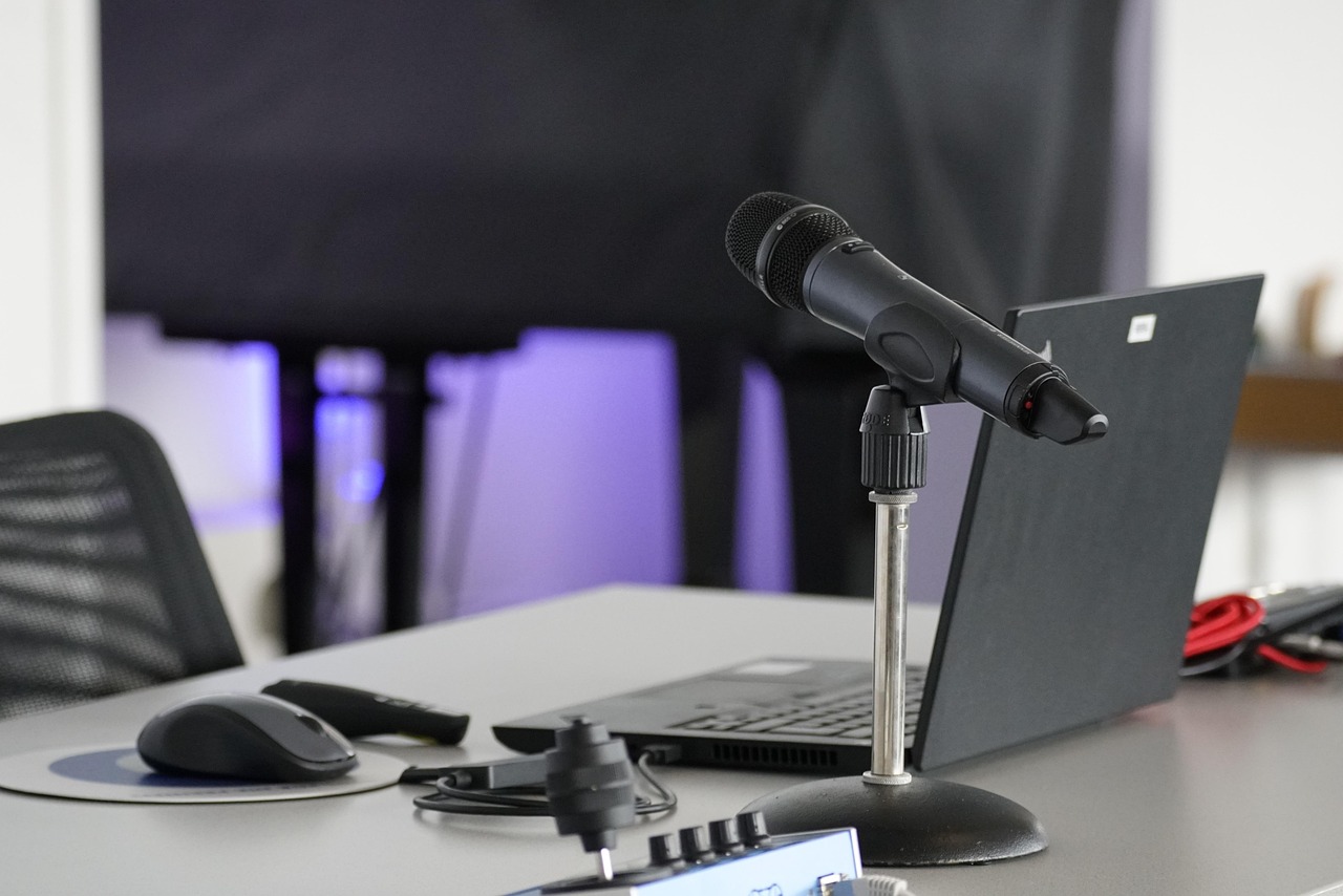 entdecken sie professionelle kommunikation: tipps, strategien und tools für effektiven austausch im beruf und alltag. verbessern sie ihre kommunikationsfähigkeiten mit unseren praxisnahen ratschlägen.