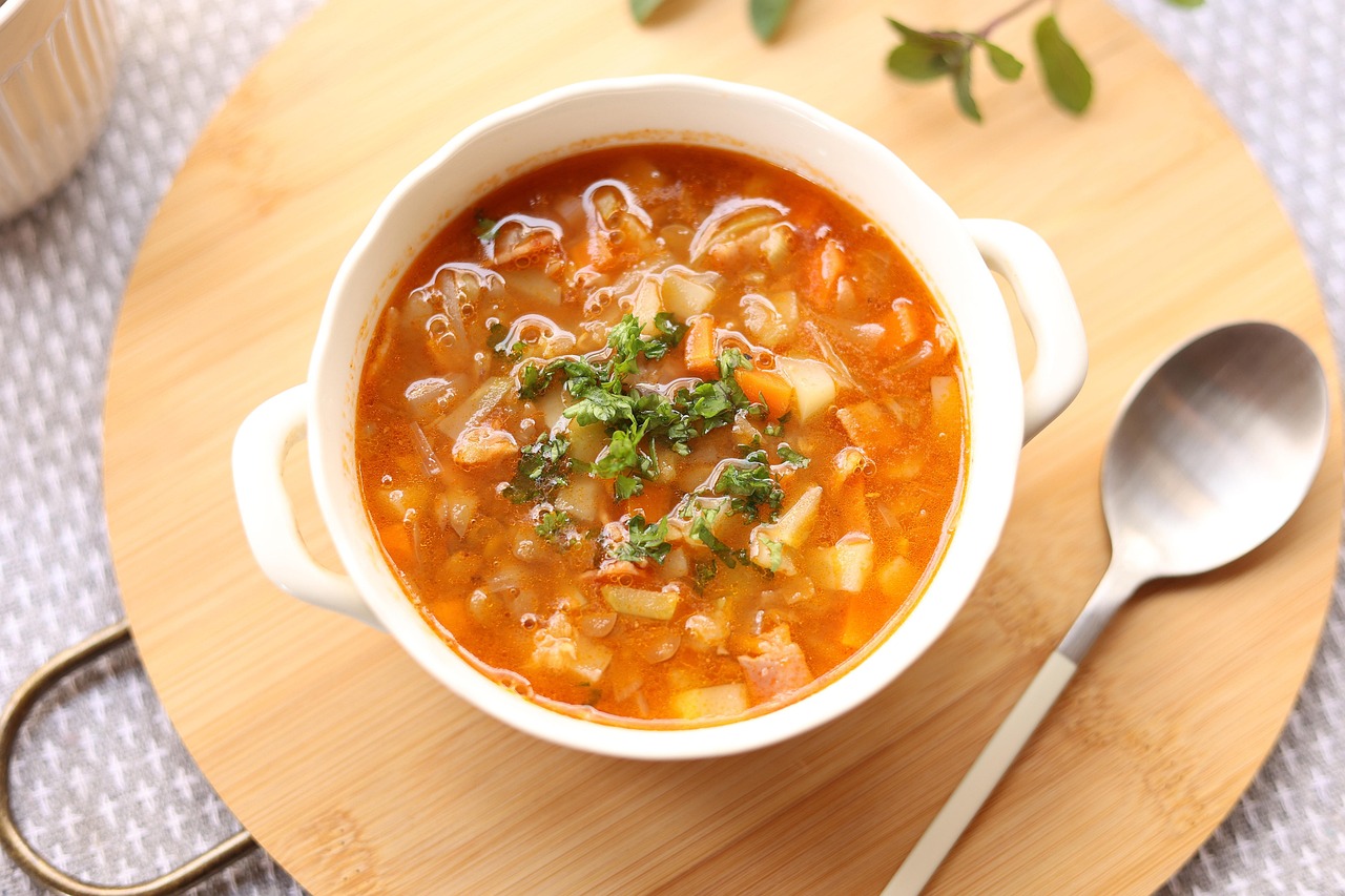 entdecken sie köstliche suppenrezepte aus aller welt: von herzhaften eintöpfen bis zu leichten gemüsesuppen. perfekt für jeden anlass und jede jahreszeit – lassen sie sich inspirieren!