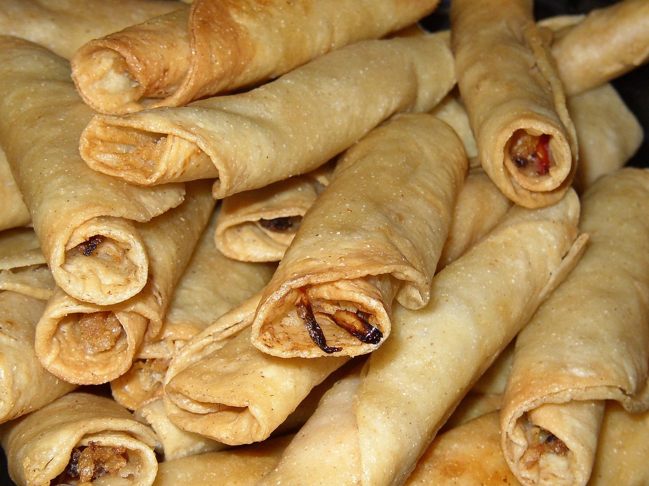 entdecken sie die faszinierende welt des streetfoods: von köstlichem fingerfood bis zu internationalen spezialitäten – streetfood bietet kulinarische vielfalt für jeden geschmack und jede gelegenheit.