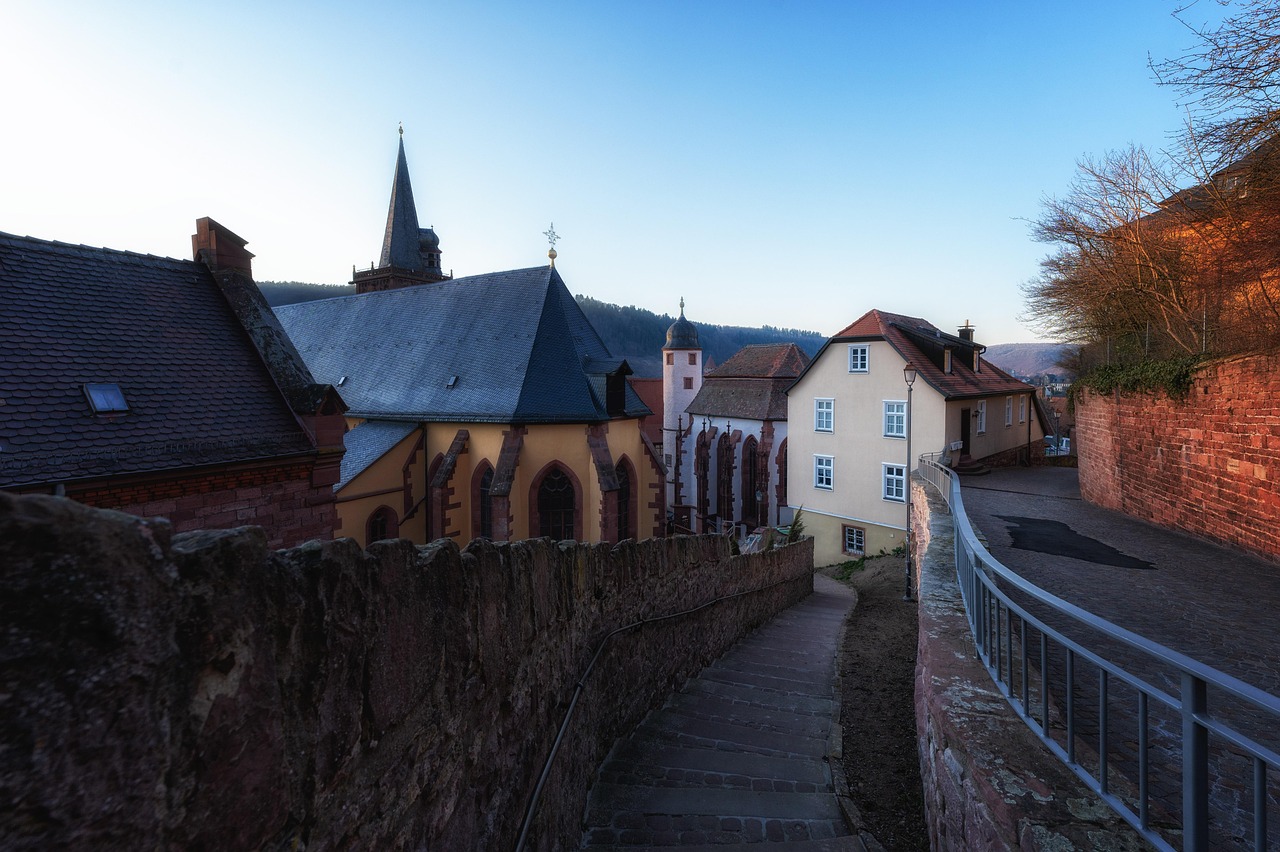 entdecken sie wertheim – eine charmante stadt an main und tauber mit mittelalterlichem flair, beeindruckender burg und zahlreichen freizeitmöglichkeiten. perfekt für ihren nächsten ausflug in baden-württemberg.