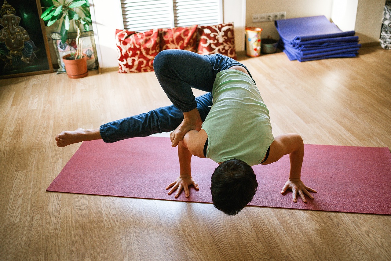 entdecken sie yoga: praktische übungen und tipps für mehr flexibilität, entspannung und wohlbefinden im alltag. für anfänger und fortgeschrittene geeignet.