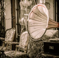 entdecken sie alles über schallplatten: geschichte, sammlerstücke, aktuelle trends und tipps zum kauf und sammeln von vinyl-platten.