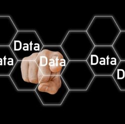 entdecken sie, was data literacy bedeutet und warum datenkompetenz in der heutigen digitalen welt unerlässlich ist. erfahren sie, wie sie daten richtig verstehen, interpretieren und nutzen können.