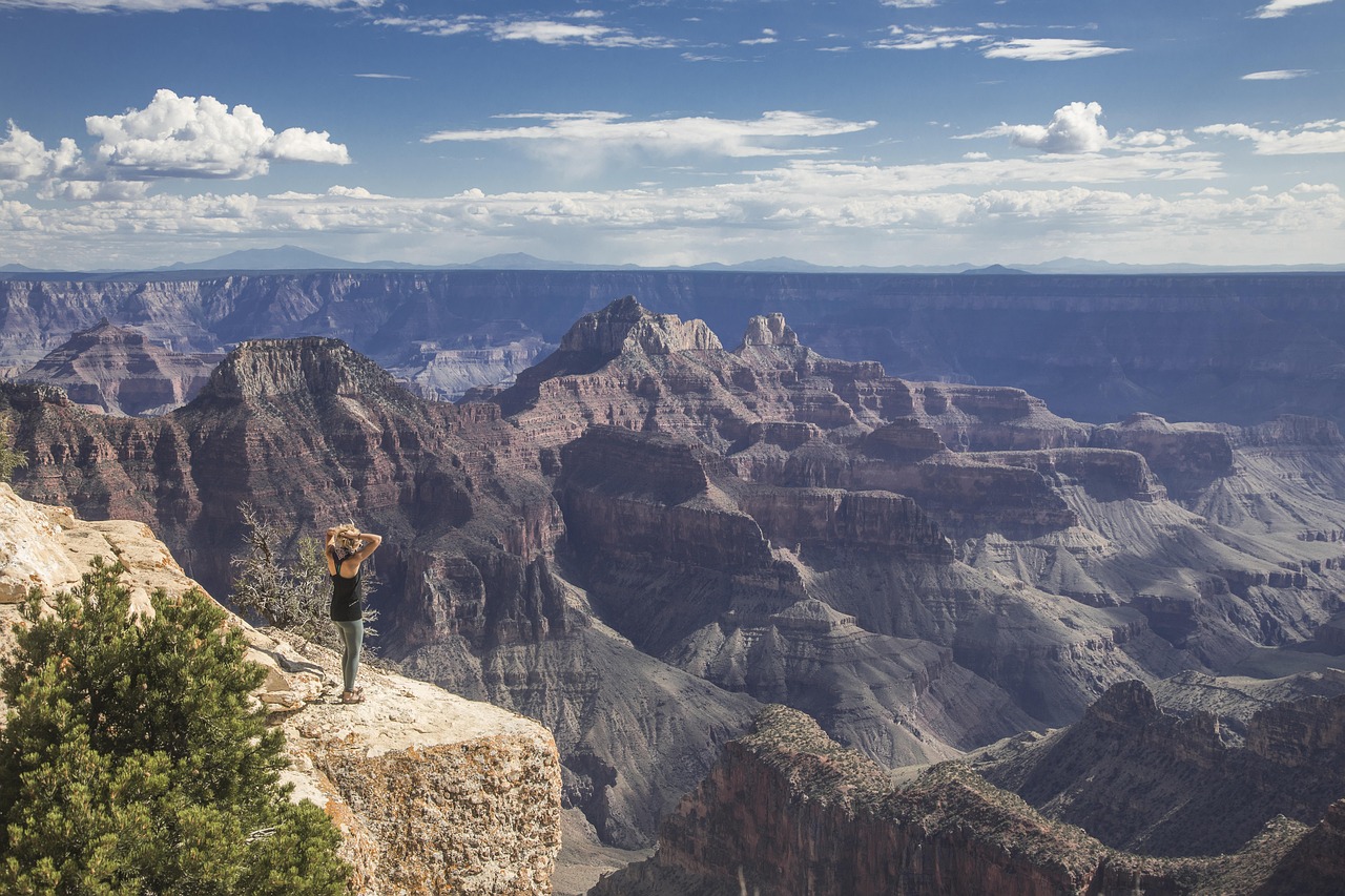 entdecken sie den grand canyon: ein atemberaubendes naturwunder in den usa mit spektakulären aussichten, wanderwegen und faszinierender geschichte. perfektes reiseziel für naturfreunde und abenteurer.