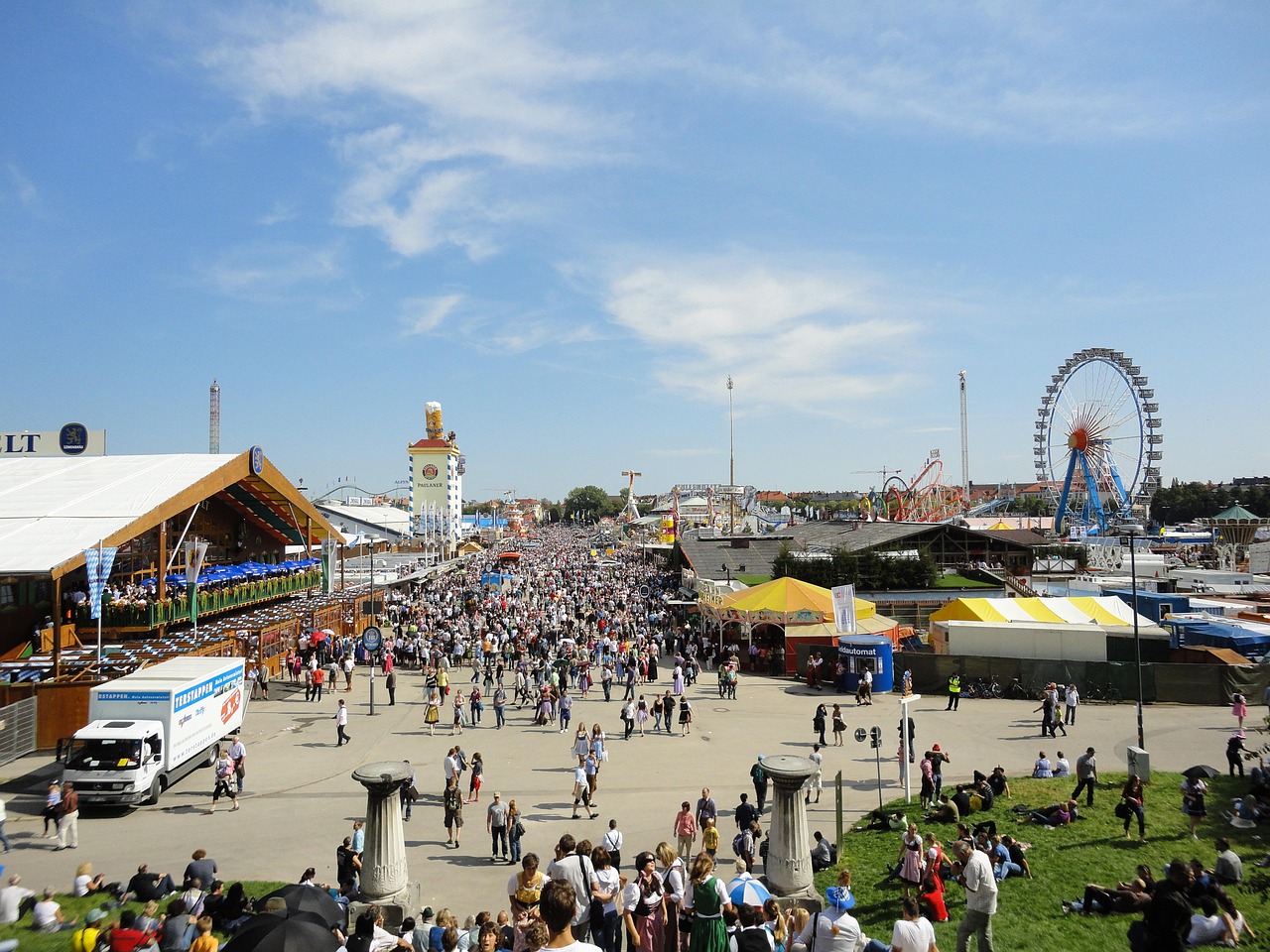 entdecken sie alles über das oktoberfest: geschichte, traditionen, highlights und praktische tipps für ihren besuch beim größten volksfest der welt in münchen.