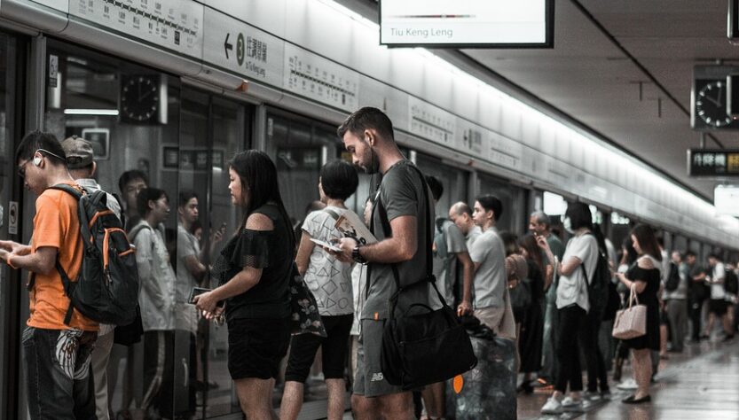 leckere und praktische snacks für ihre zugreise – genießen sie unterwegs frische und gesunde mahlzeiten einfach und bequem.
