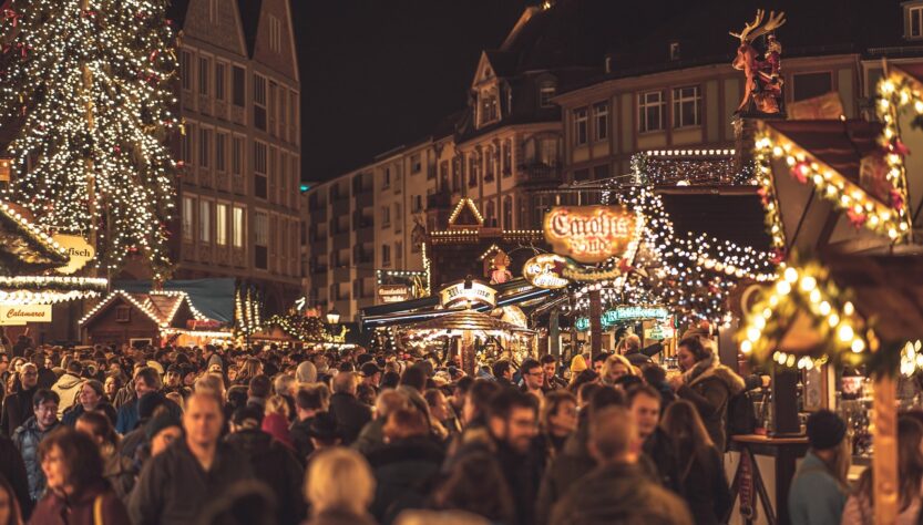 entdecken sie die zauberhaften weihnachtsmärkte deutschlands mit festlicher stimmung, köstlichen spezialitäten und handgefertigten geschenken.