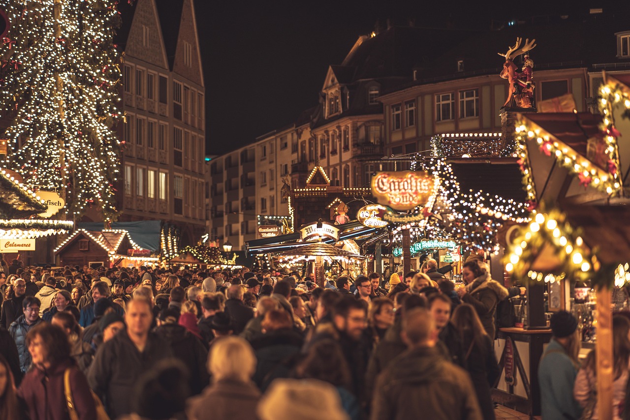 entdecken sie die magie der weihnachtsmärkte! genießen sie festliche atmosphäre, traditionelle leckereien und handgemachte geschenke. erleben sie unvergessliche momente auf dem weihnachtsmarkt in ihrer nähe.