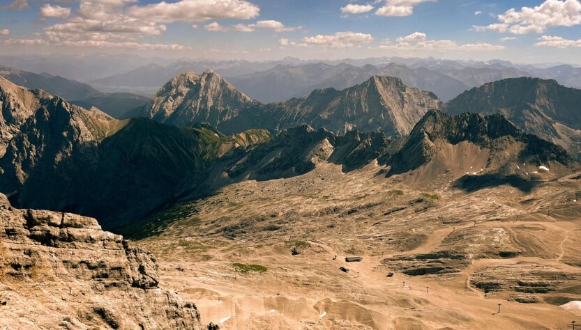 entdecken sie tyrol: eine malerische region mit atemberaubenden alpenlandschaften, charmanten dörfern und vielfältigen freizeitmöglichkeiten für natur- und kulturfreunde.