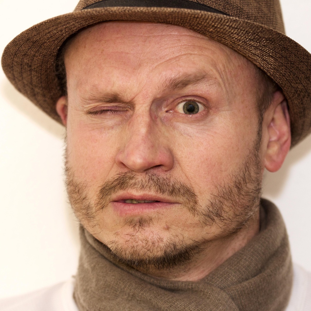 kritische infrastrukturen schützen: strategien zur sicherung lebenswichtiger systeme und dienstleistungen für gesellschaft und wirtschaft.